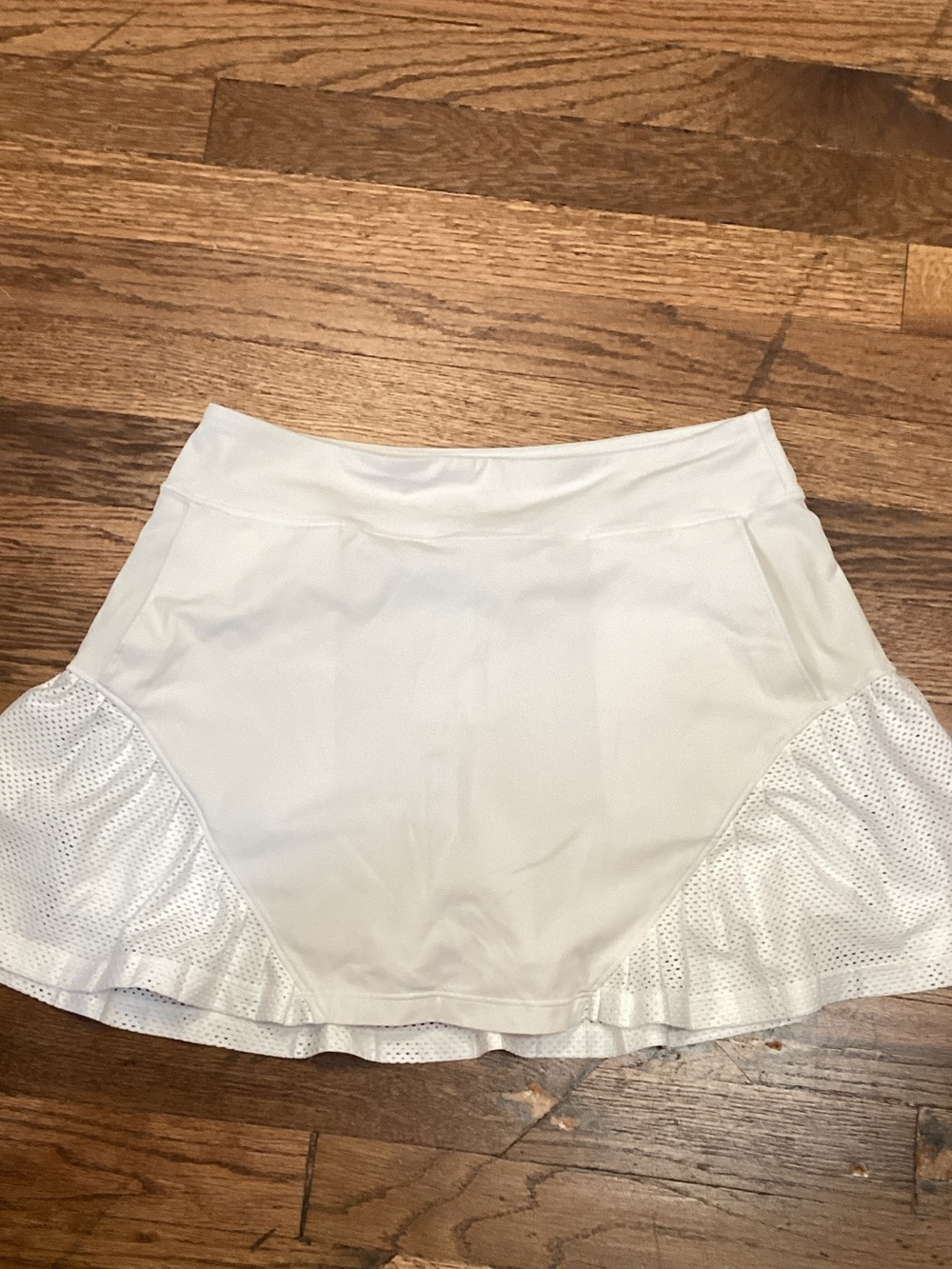 102 White Athletic Ruffle Hem Skirt